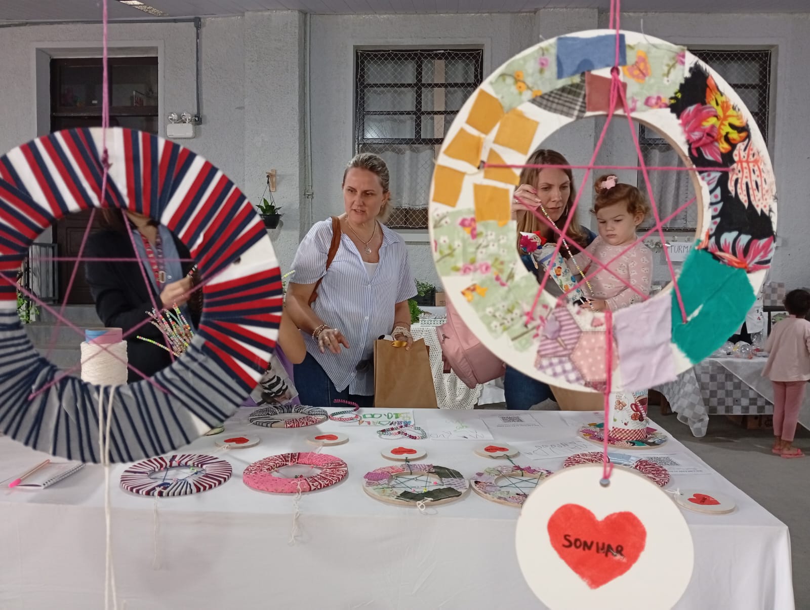 CEI Nazaré realiza Feira dos Pequenos Empreendedores com produtos confeccionados pelas crianças
