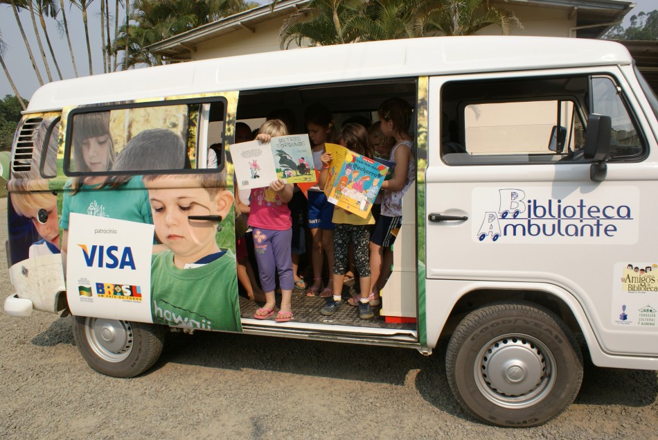 Biblioteca Ambulante circula nas escolas do campo