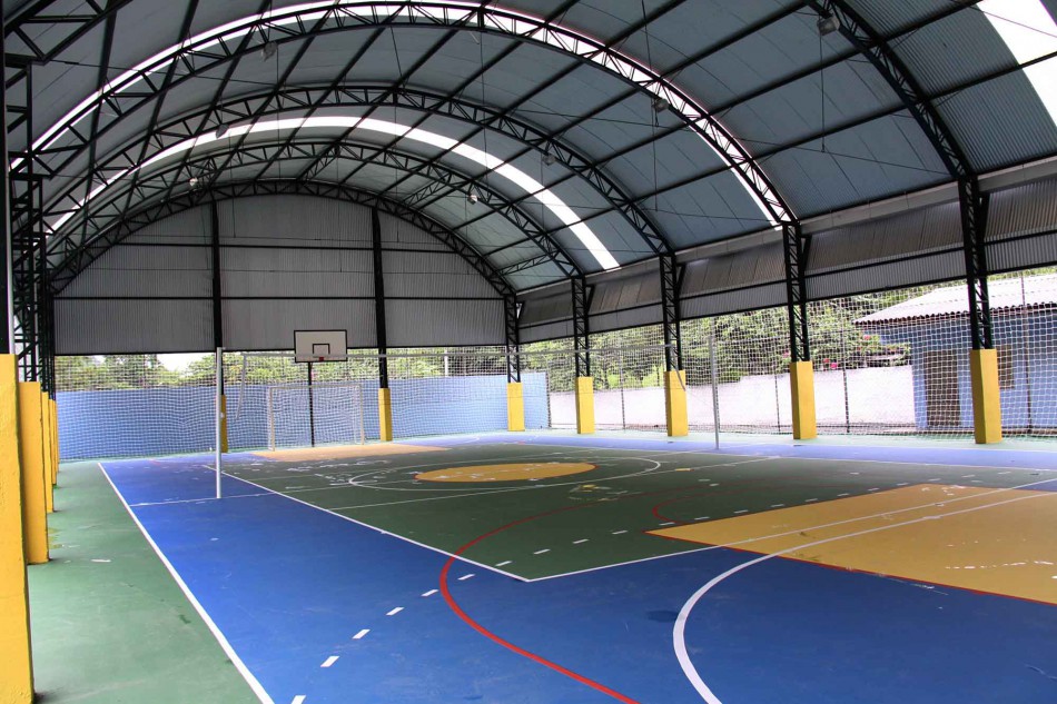 Prefeitura entrega três quadras poliesportivas na abertura do ano letivo