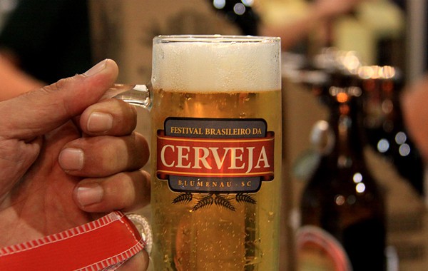 Prefeitura de Blumenau consegue liminar para evitar uso das marcas do Festival Brasileiro da Cerveja e do Concurso Brasileiro de Cervejas