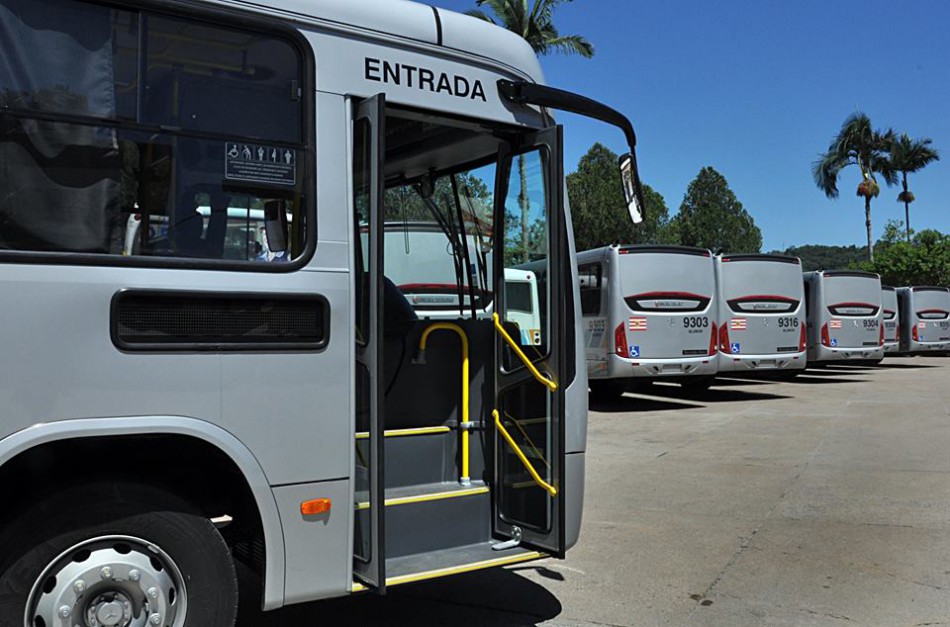 Frota do transporte coletivo recebe 19 ônibus zero quilômetro
