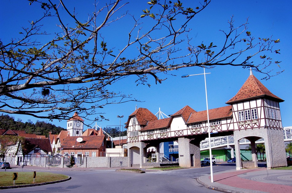 Definido o horário de fim de ano nas lojas e restaurantes da Vila Germânica