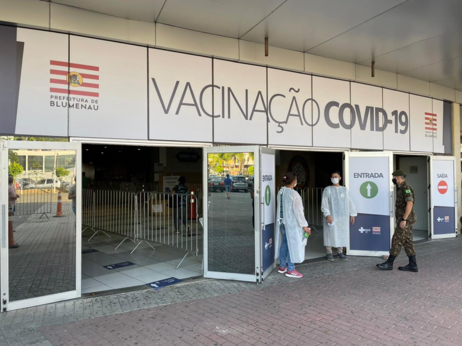 Blumenau estrutura vacinação contra a Covid-19 em pessoas com comorbidades 