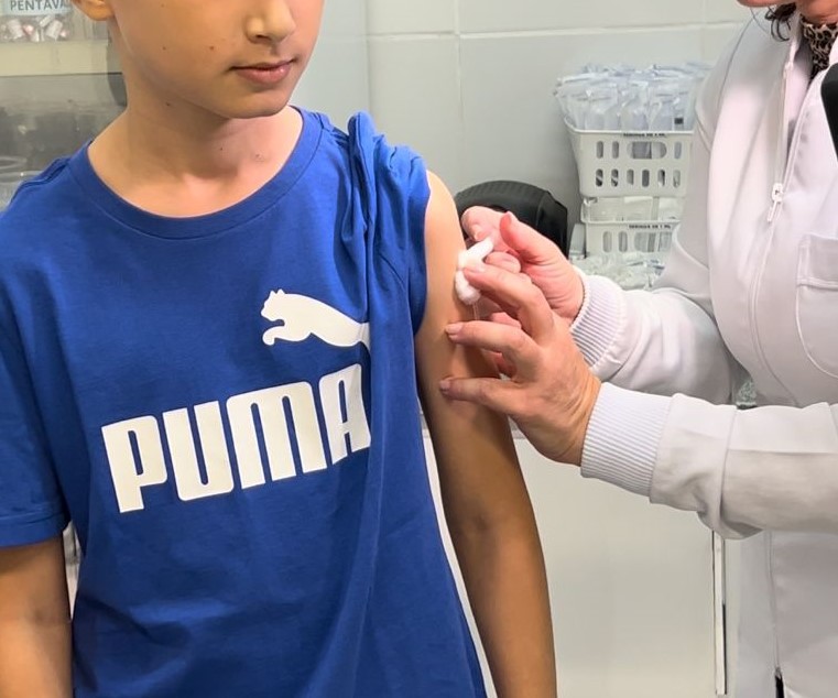 Primeiro dia de vacinação contra a dengue contabiliza 385 aplicações